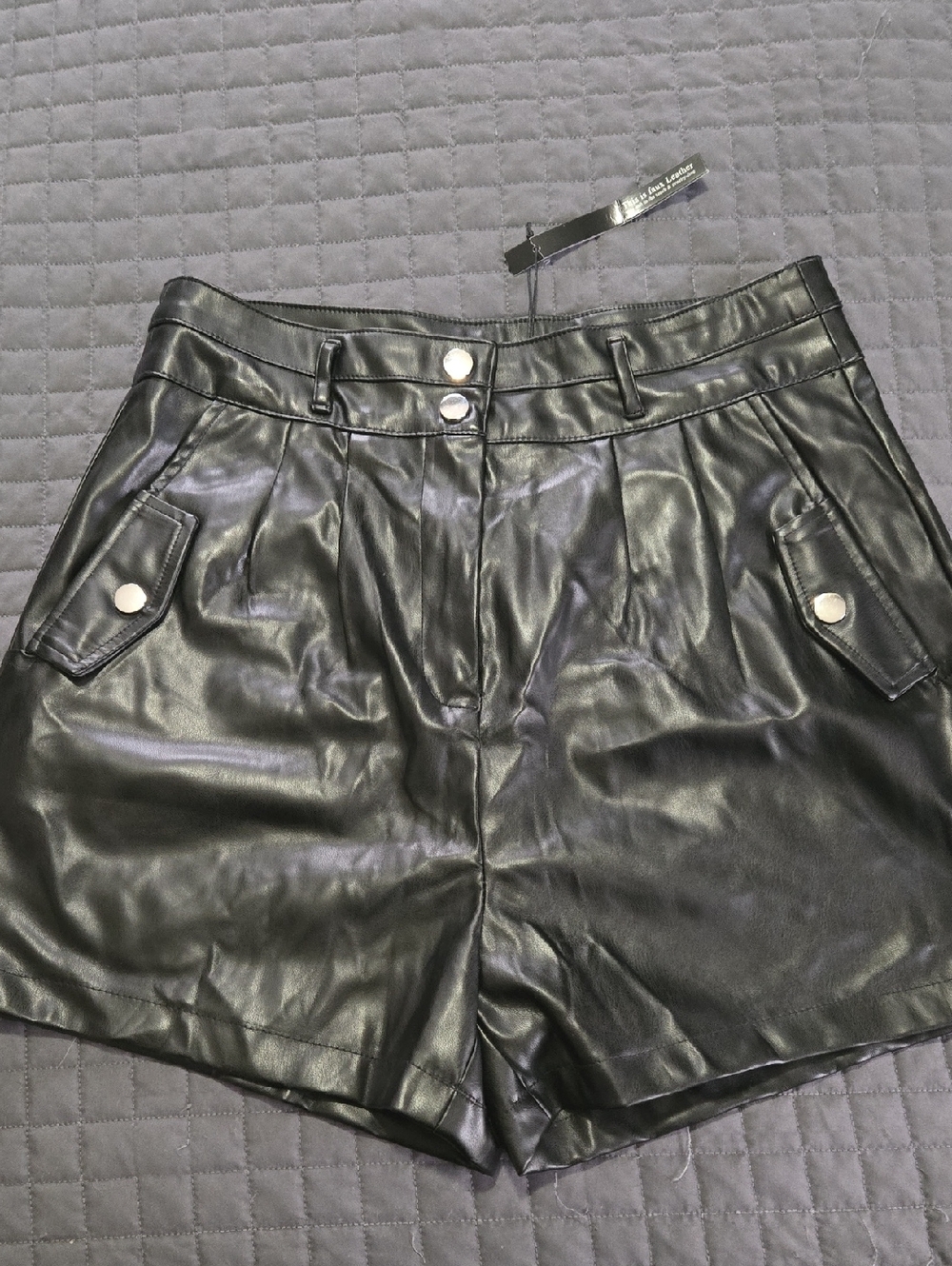 Love Tree NWT High-Waist Faux Leather Women's Shorts - Black Large